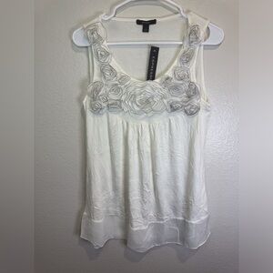 Espresso NWT Women’s Y2K Elegant White Sleeveless with Floral Accents Top Size L
